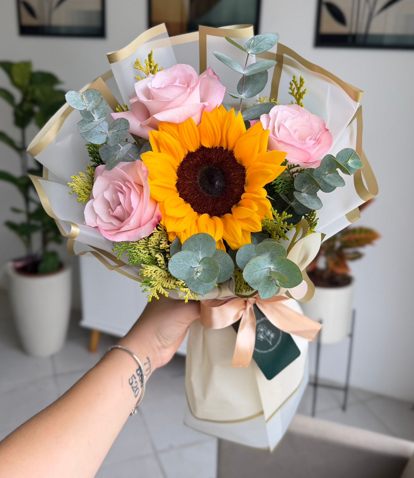 BUQUE GIRASSOL E ROSAS