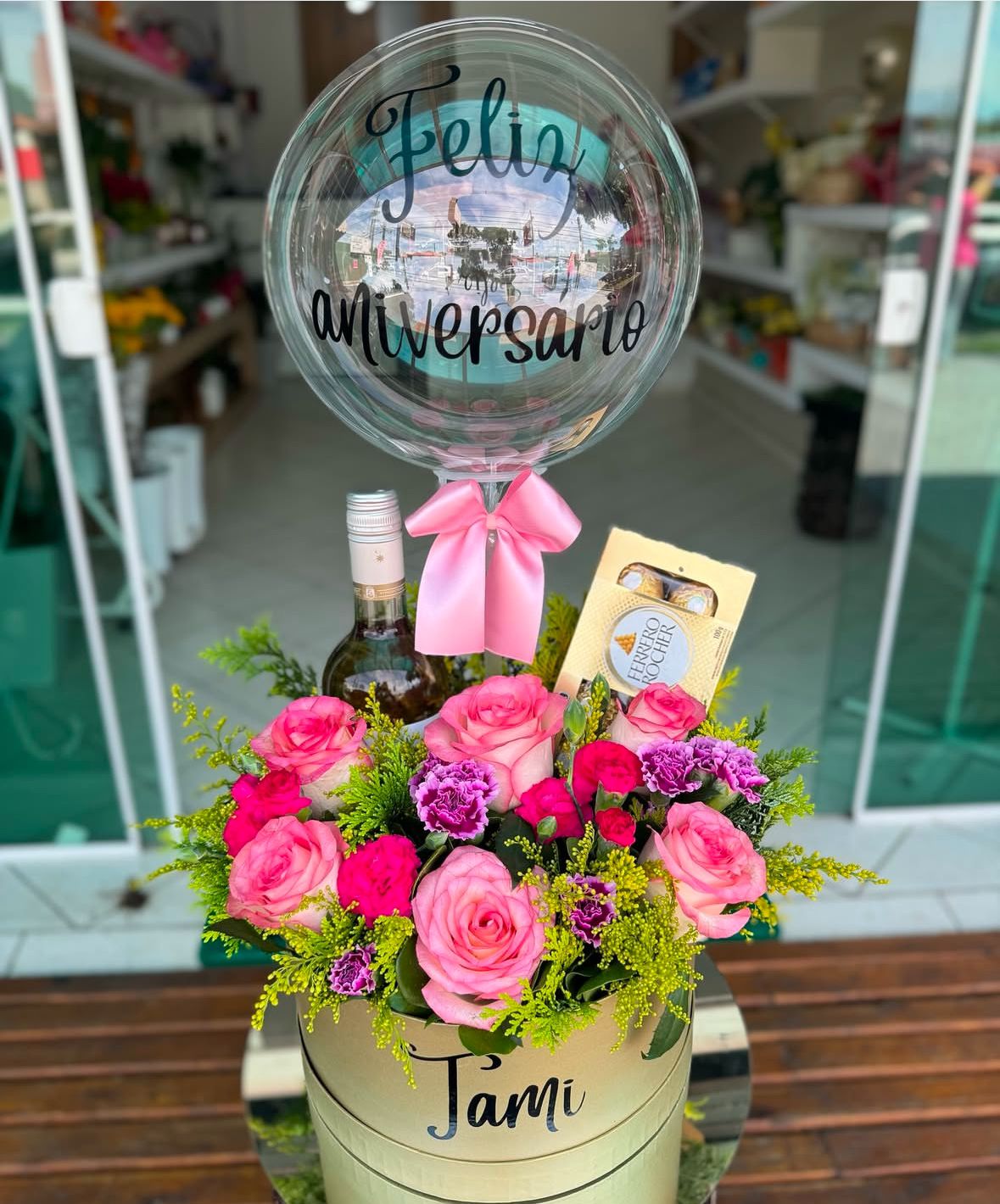 BOX ROSAS E VINHO