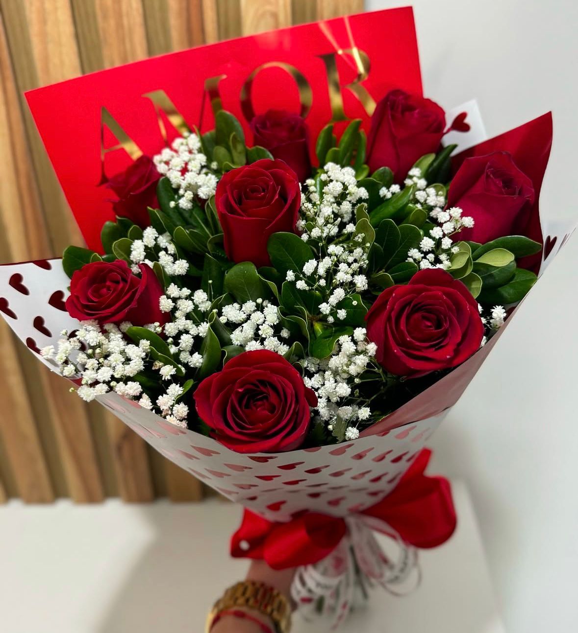 BUQUE 8 ROSAS AMOR
