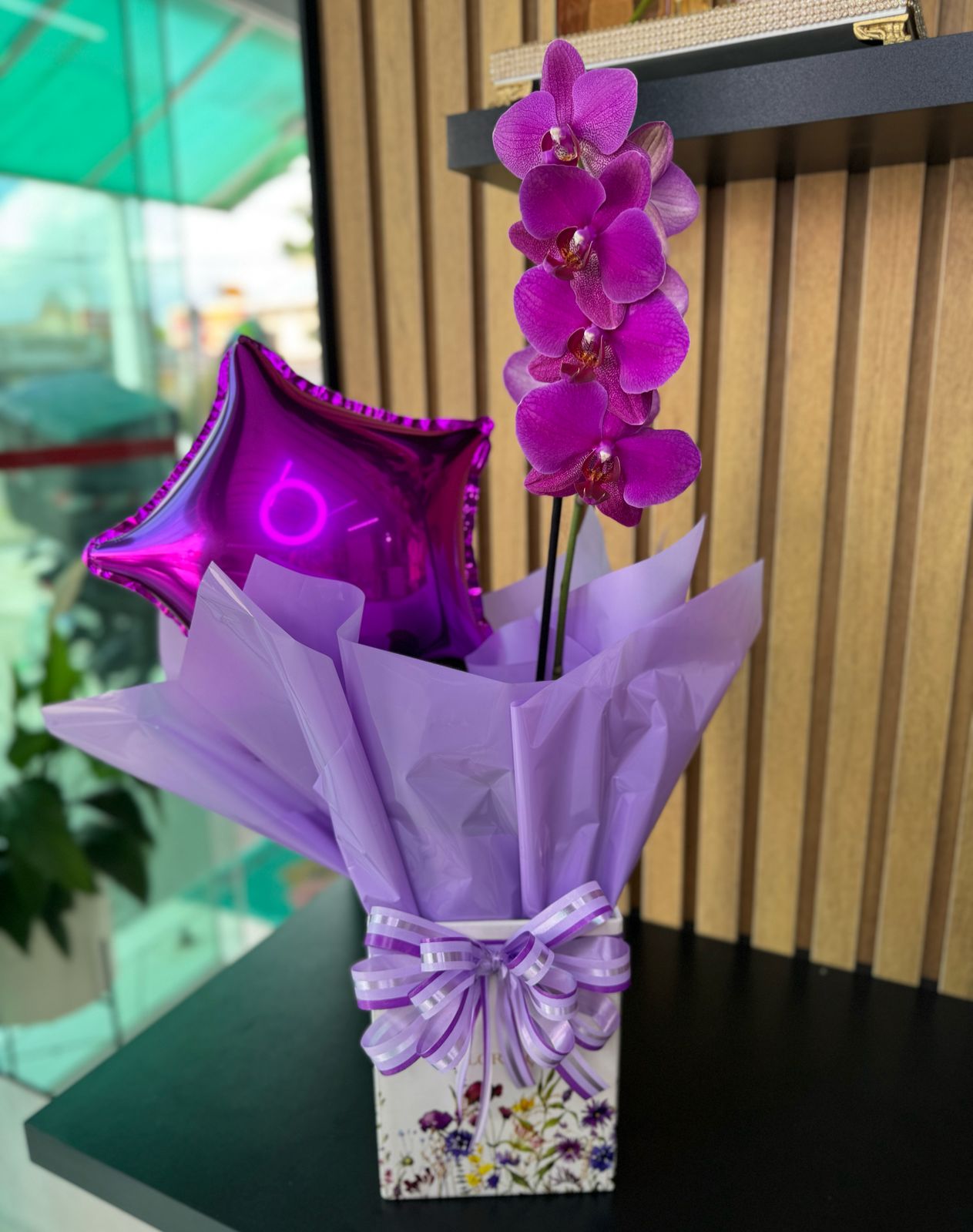 ORQUÍDEA COM BALÃO