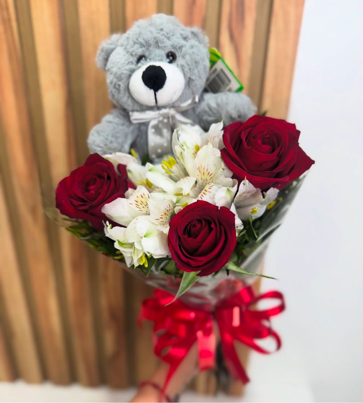 BUQUE FLORES E FOFURA