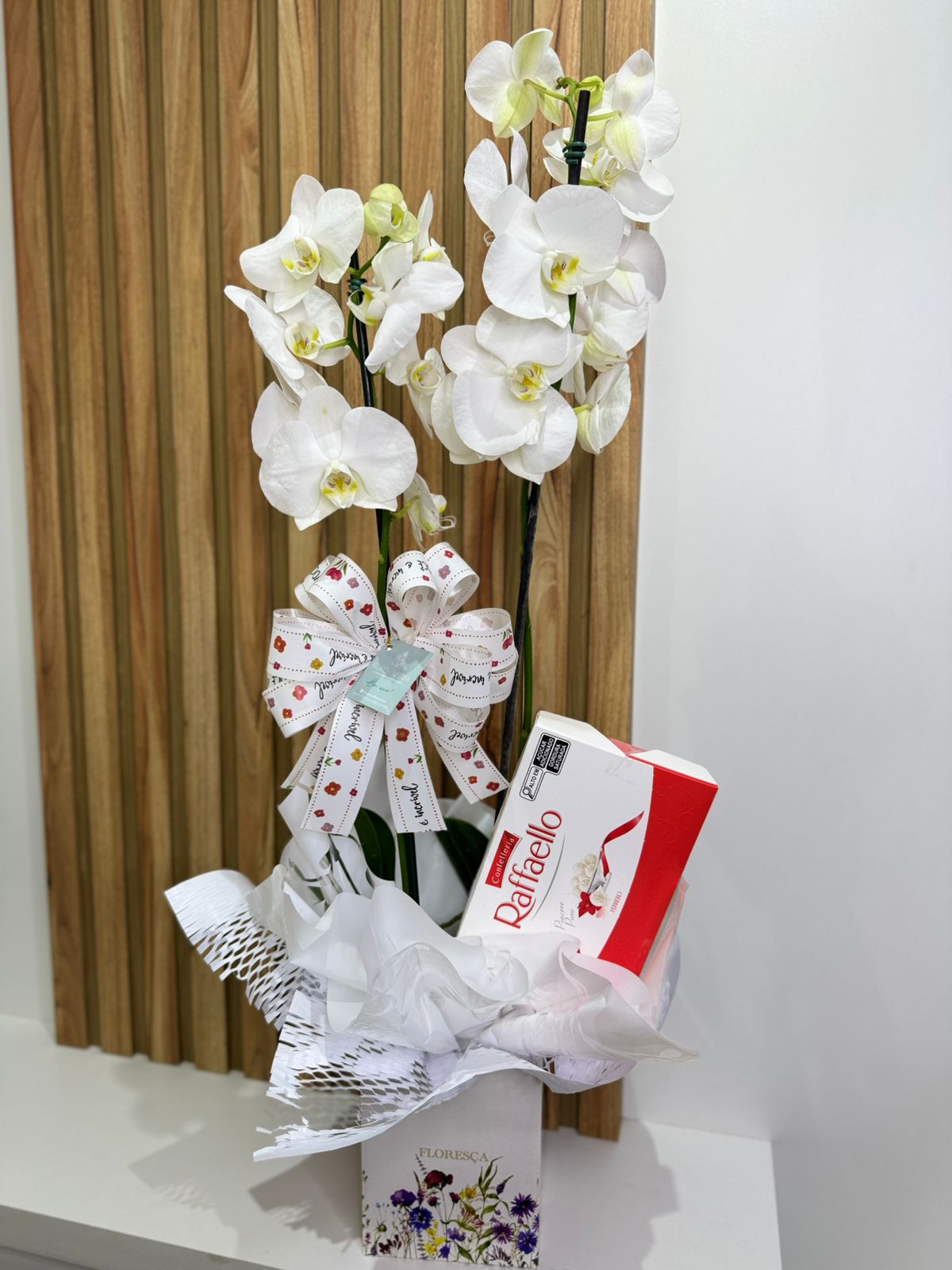 ORQUÍDEA COM RAFAELLO