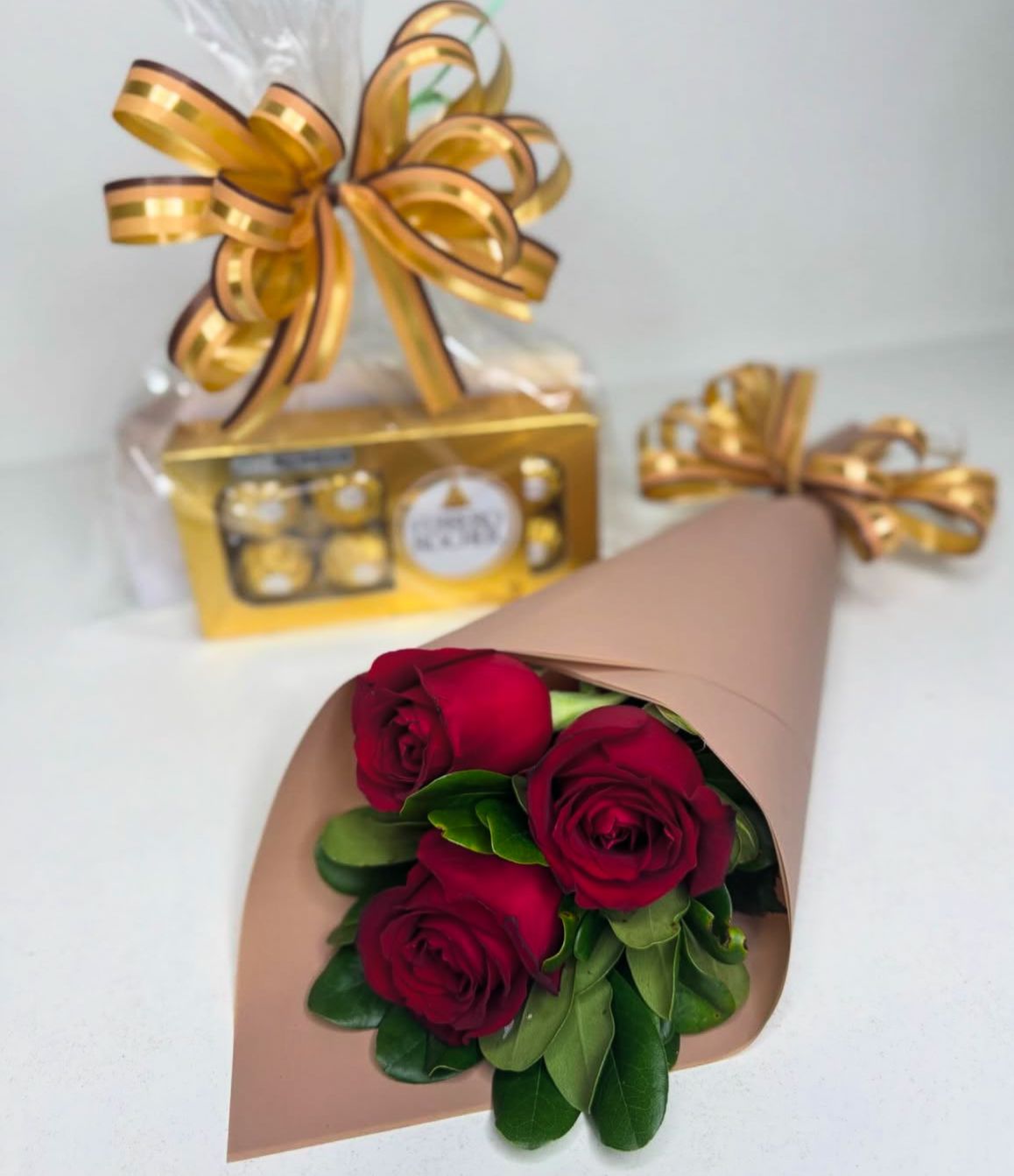 CONE 3 ROSAS E FERRERO